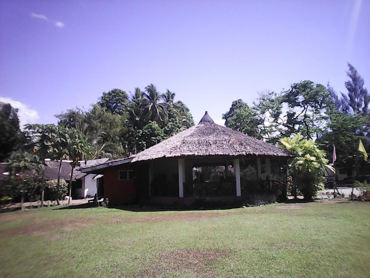 ホテル Gazebo Pools And Restaurant カバッドバラン エクステリア 写真